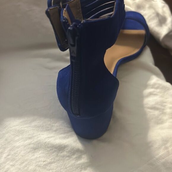 Like New Aerosoles Heels - Picture 13 of 15